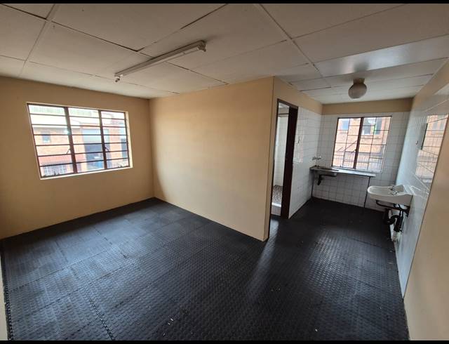 510M² WAREHOUSE TO LET IN WADEVILLE